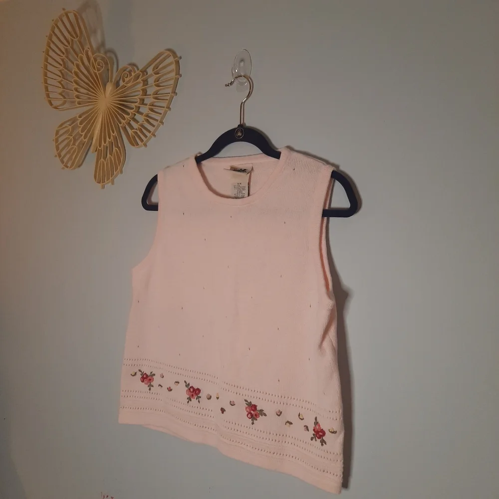 VINTAGE Soft Pink Floral Embroidered Knit Tank, Cottagecore, Grandmacore, Medium - Picture 2 of 5